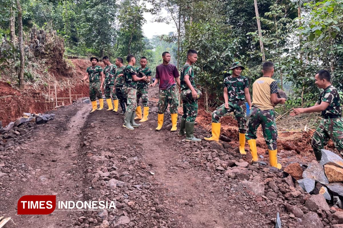 Satgas TMMD Majalengka Genjot Pengerasan Jalan, Akses Desa Kian Terbuka