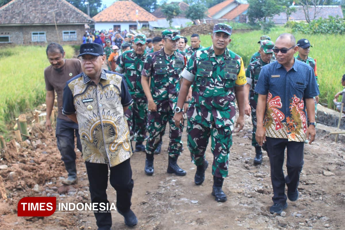 Kunjungan Tim Wasev TMMD di Majalengka, Bupati Soroti Dampak Ekonomi Desa