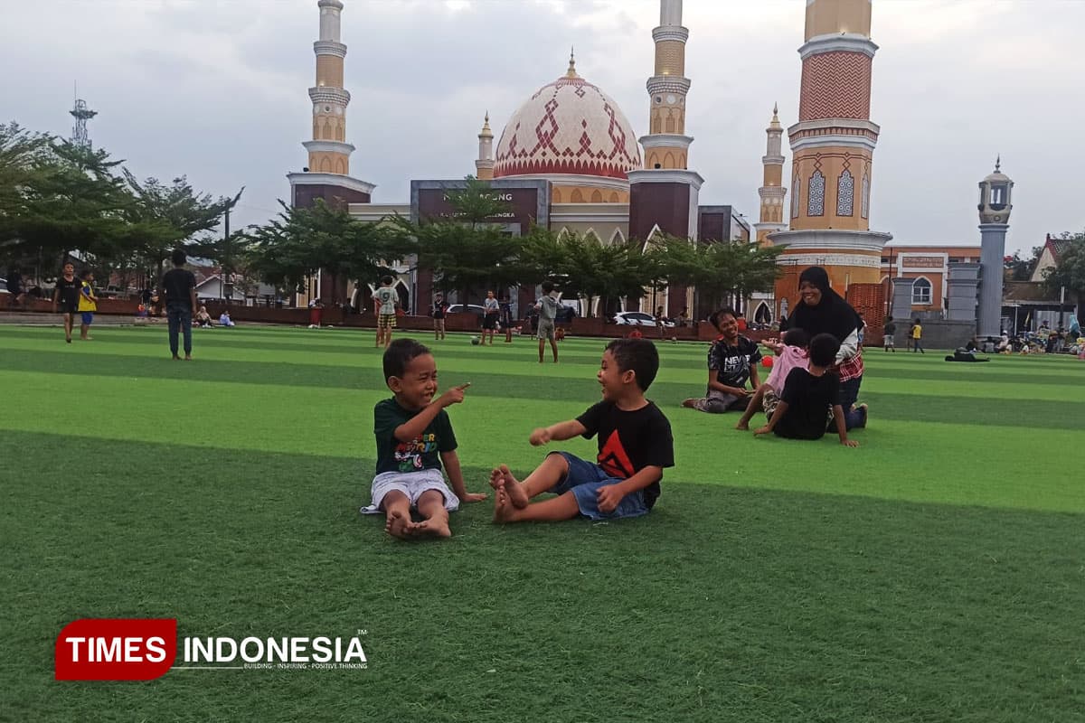 Ruang Terbuka Hijau Jadi Pusat Energi Warga Majalengka di Hari Libur