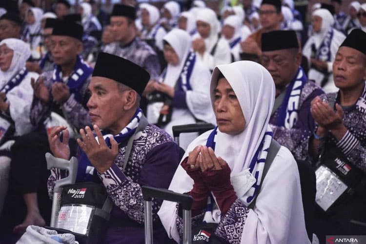 Kepulangan Jemaah Haji Indonesia Asal Banyuwangi Ditunda karena Faktor Keselamatan